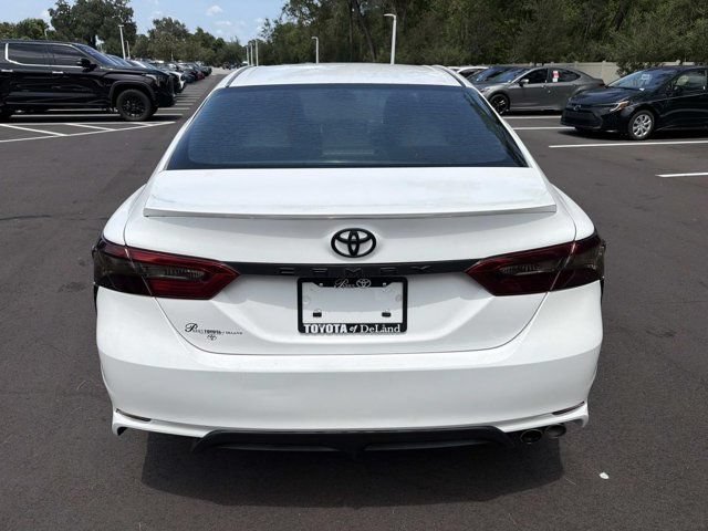Used 2018 Toyota Camry SE FWD image 3