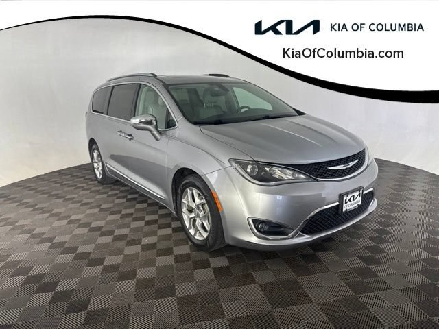 Used 2018 Chrysler Pacifica Limited FWD image 1