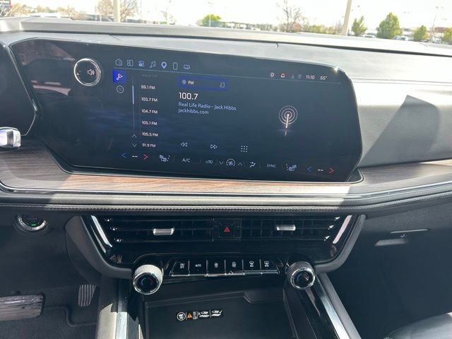 Used 2025 Chevrolet Suburban Z71 AWD/4WD image 17