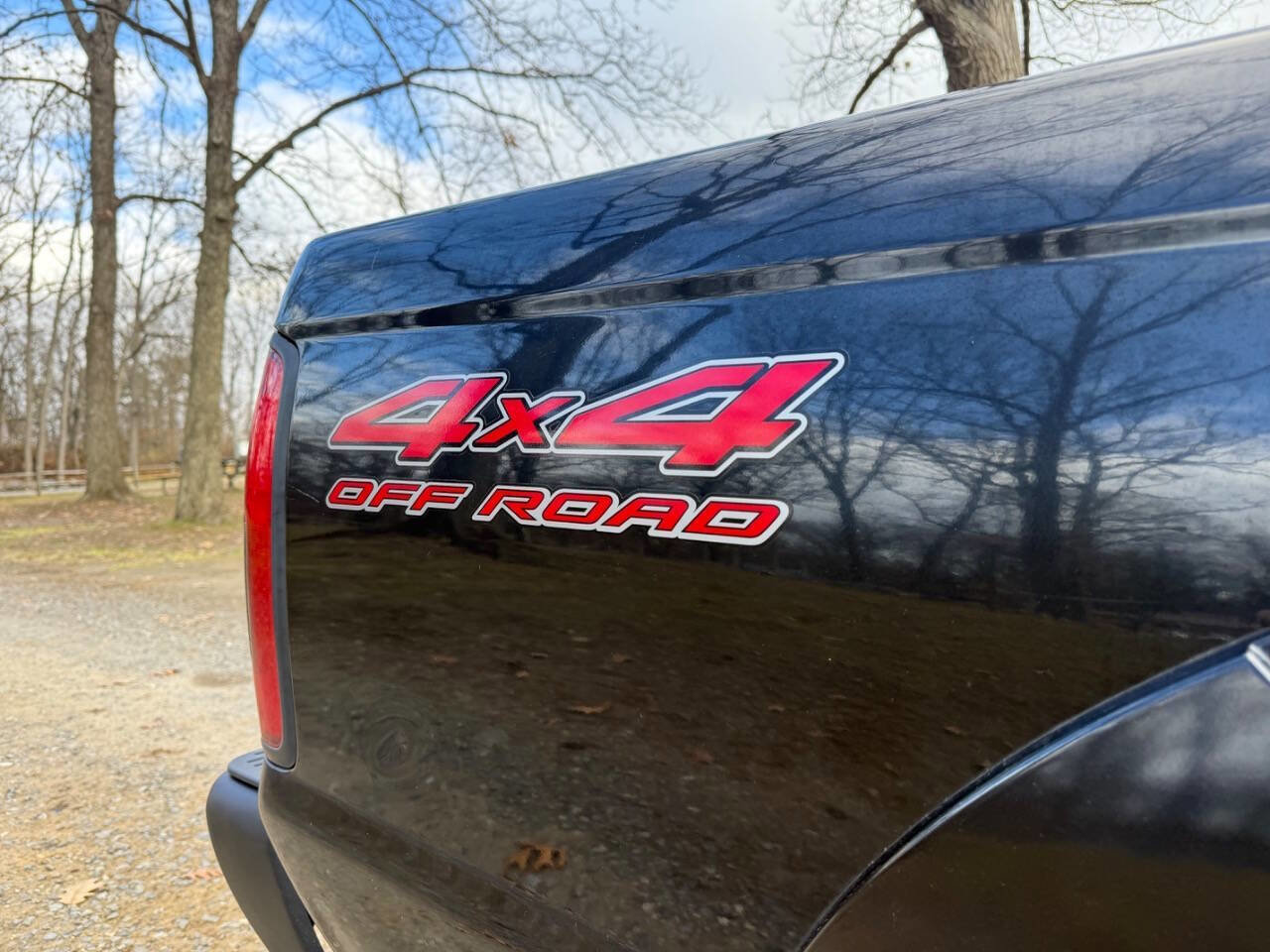 Used 2002 Nissan Frontier SE image 9