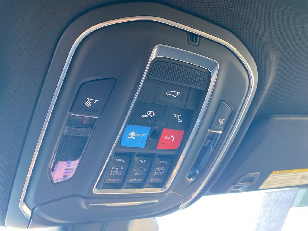 New 2025 Jeep Grand Cherokee L Limited w/ Luxury Tech Group II image 22