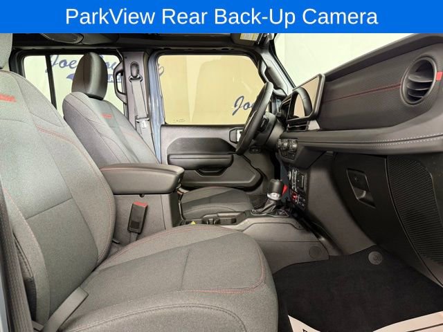 Used 2025 Jeep Wrangler Unlimited Rubicon AWD/4WD image 18