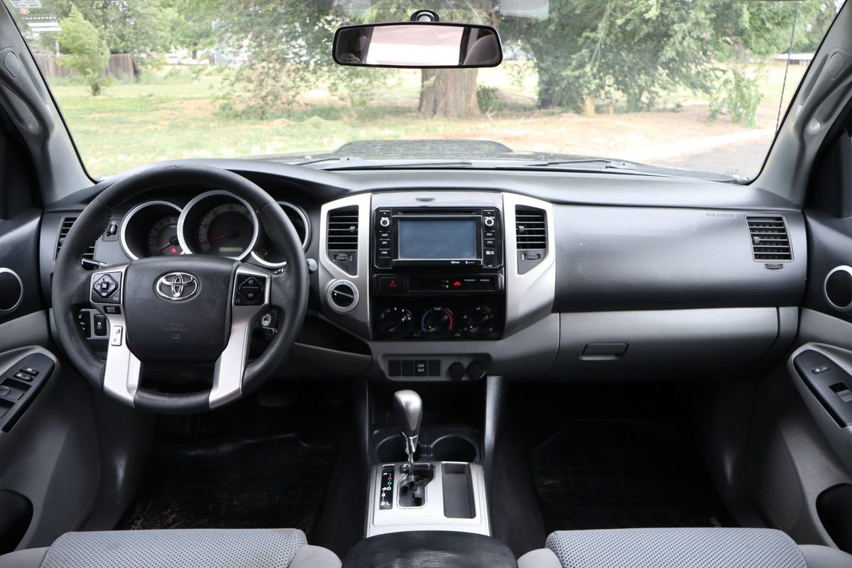 Used 2014 Toyota Tacoma V6 image 17