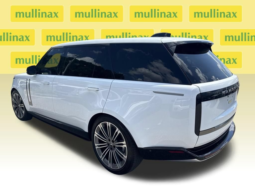 Used 2025 Land Rover Range Rover Long Wheelbase SE AWD/4WD image 7