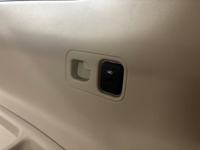 Used 2022 GMC Acadia Denali w/ Denali Ultimate Package image 13