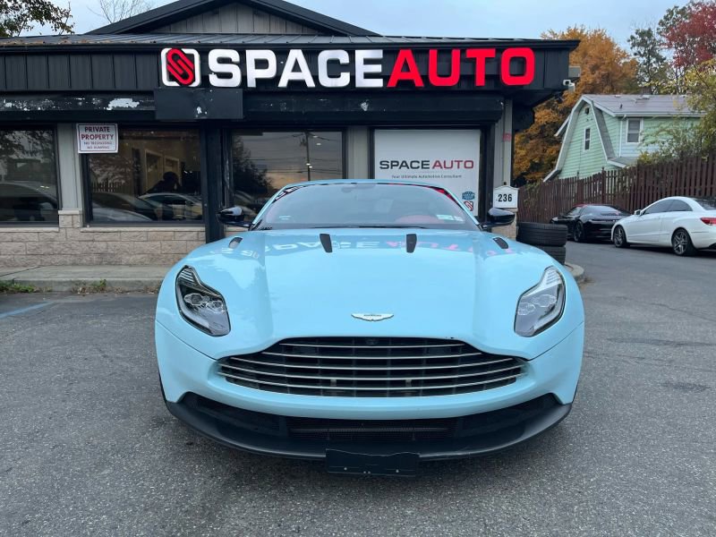 Used 2018 Aston Martin DB11 V12 image 2