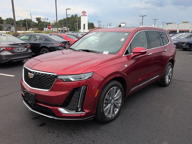 Used 2025 Cadillac XT6 Premium Luxury w/ Technology Package AWD/4WD image 3