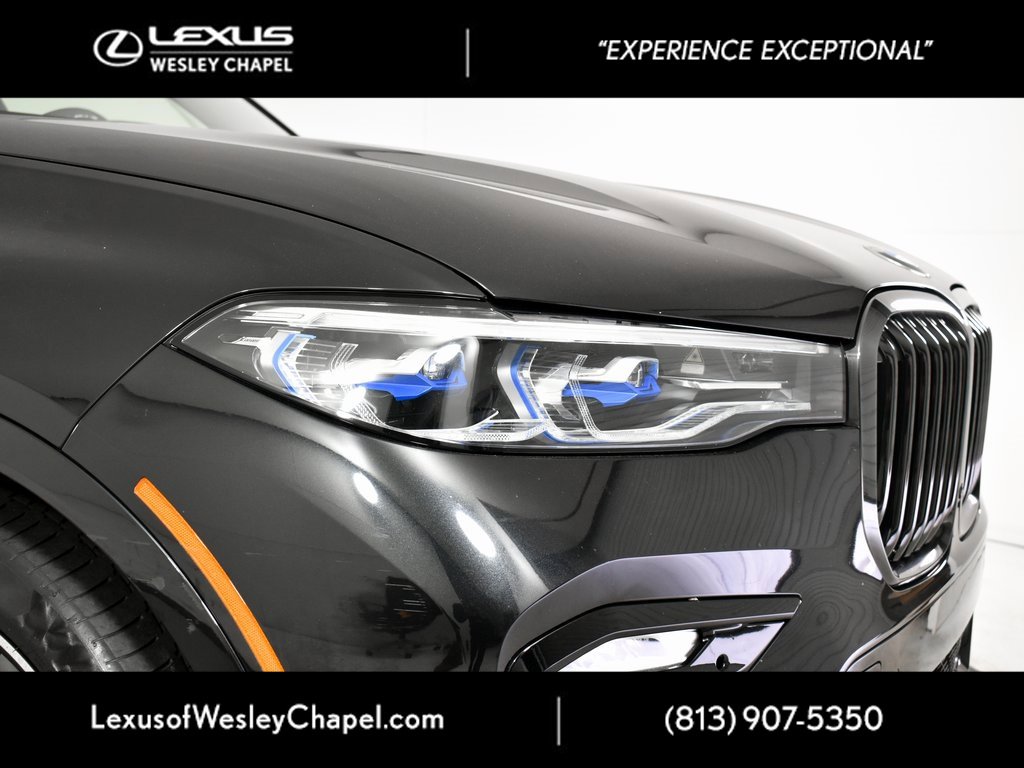 Used 2022 BMW X7 M50i w/ Luxury Seating Package image 3