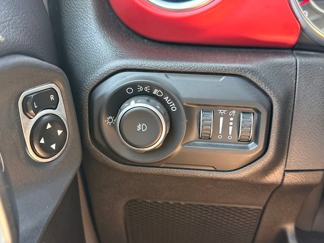Used 2019 Jeep Wrangler Rubicon AWD/4WD image 16