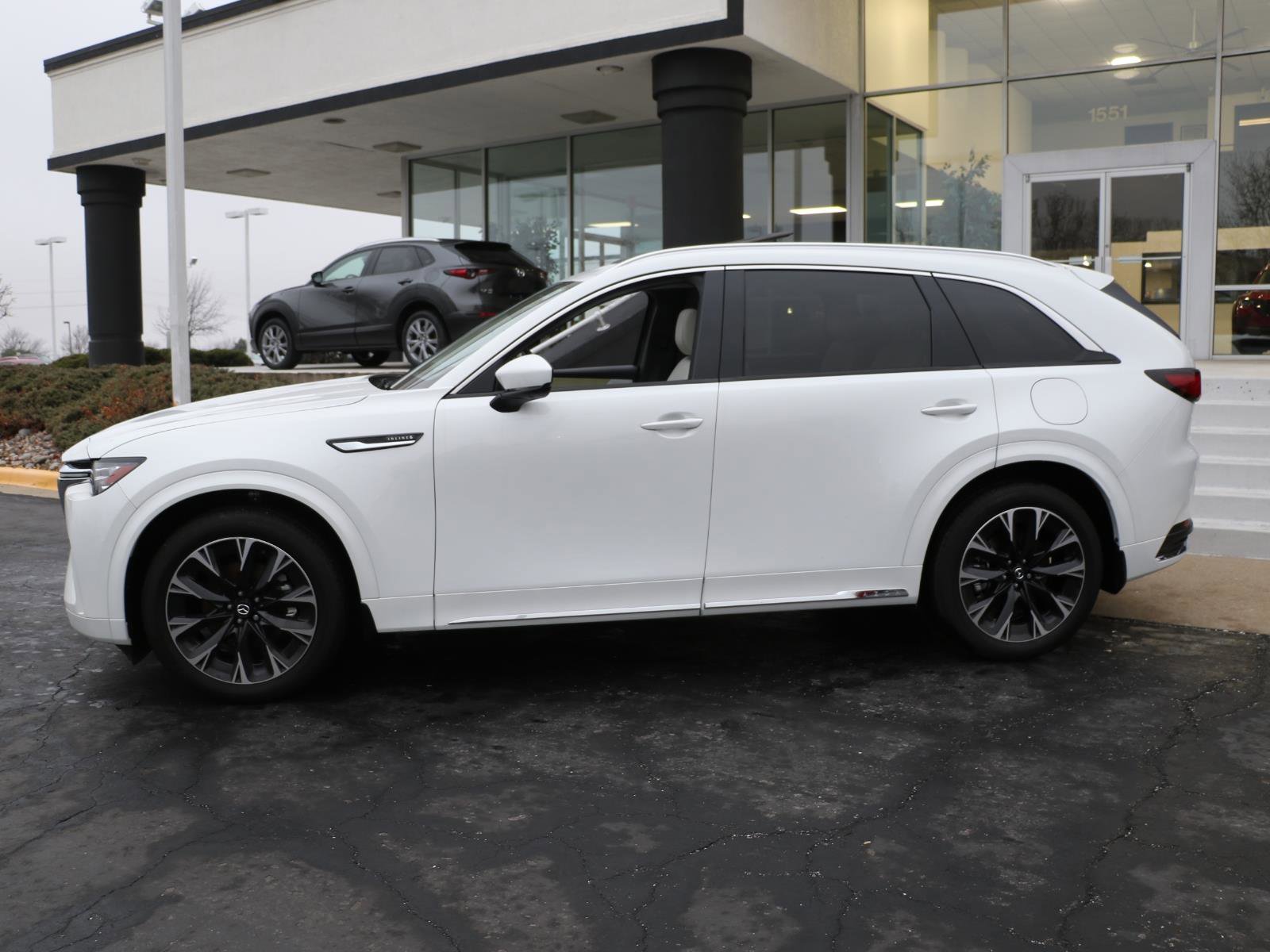 Certified 2025 MAZDA CX-90 3.3 Turbo S w/ Premium Plus AWD/4WD image 2