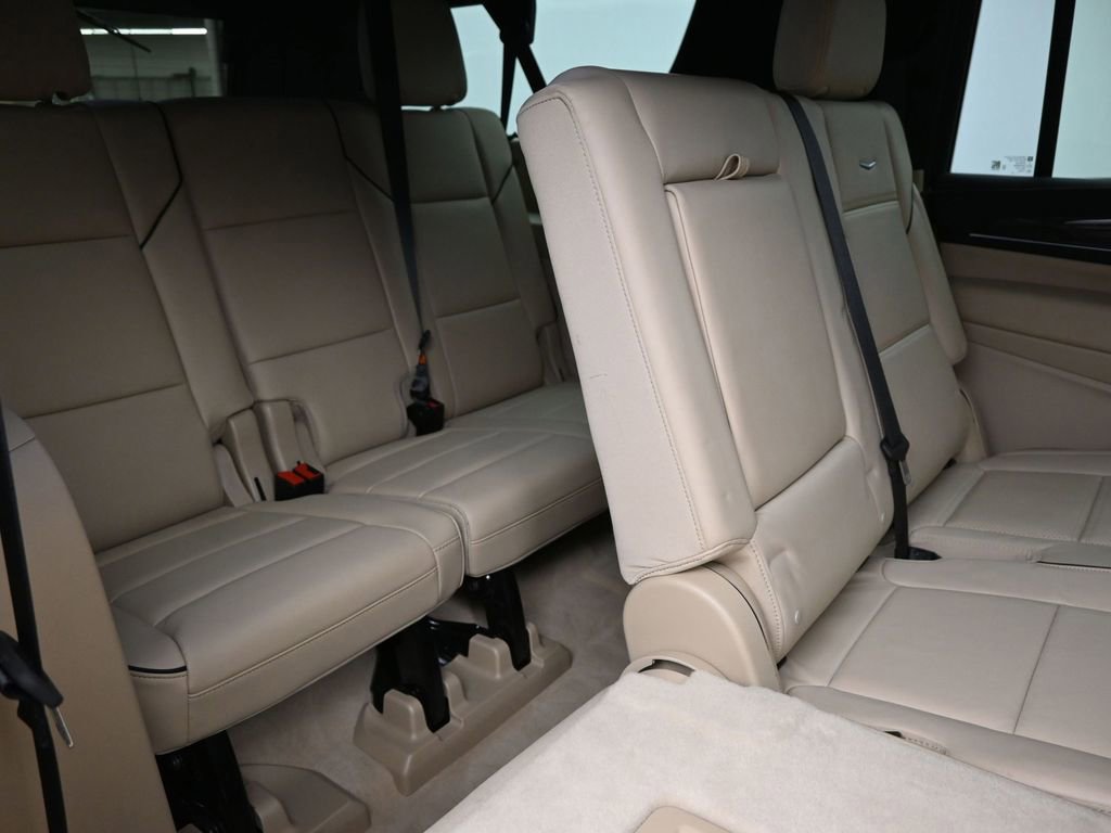 Used 2022 Cadillac Escalade ESV Premium Luxury image 9