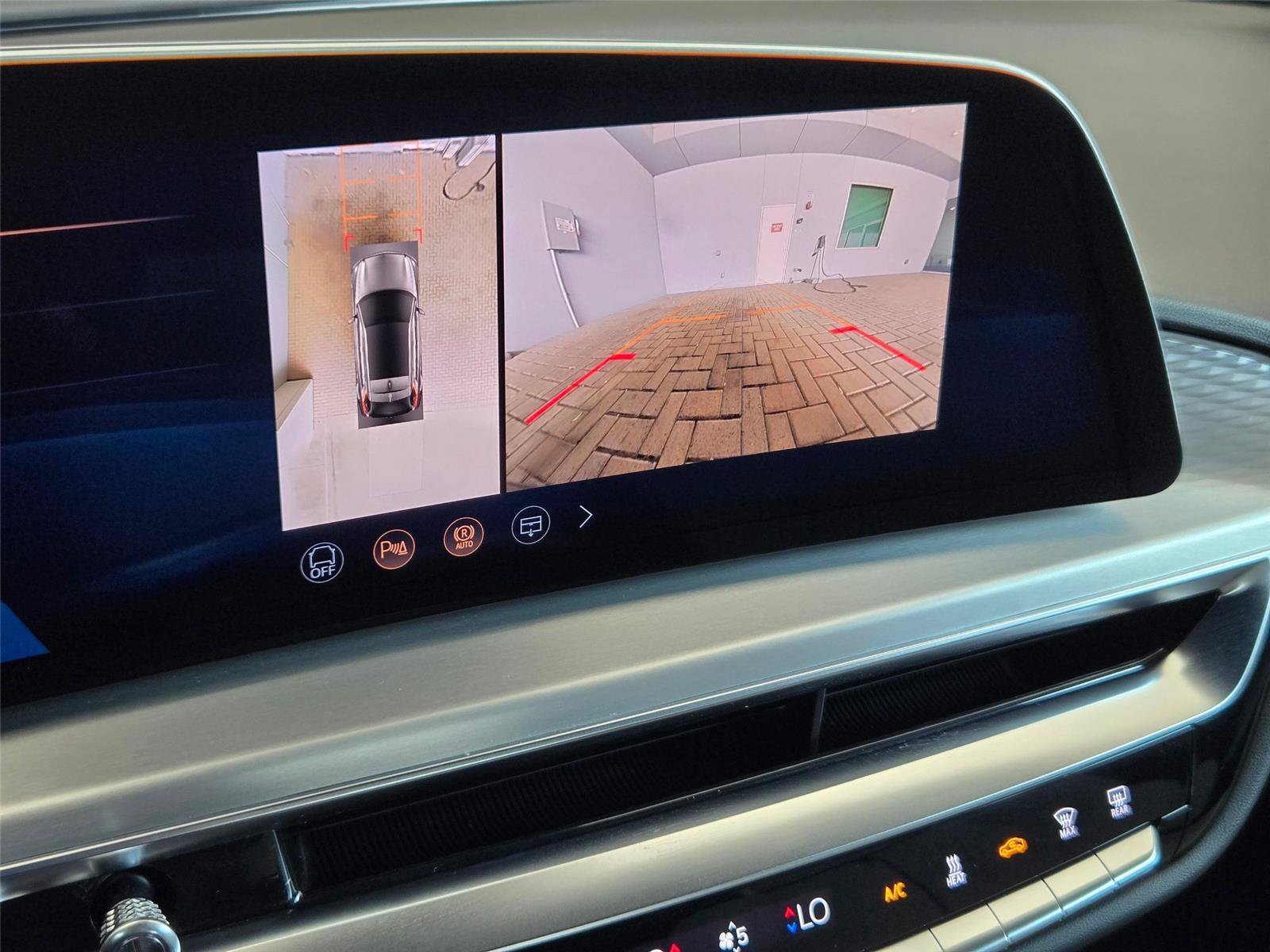 New 2026 Cadillac Lyriq Premium Luxury AWD/4WD image 19