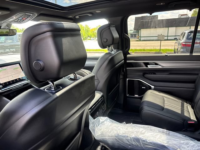 New 2026 Jeep Grand Wagoneer Limited AWD/4WD image 9