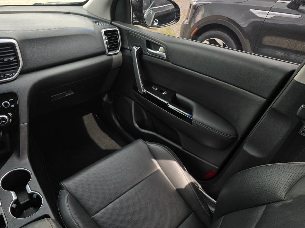 Certified 2022 Kia Sportage EX AWD/4WD image 19