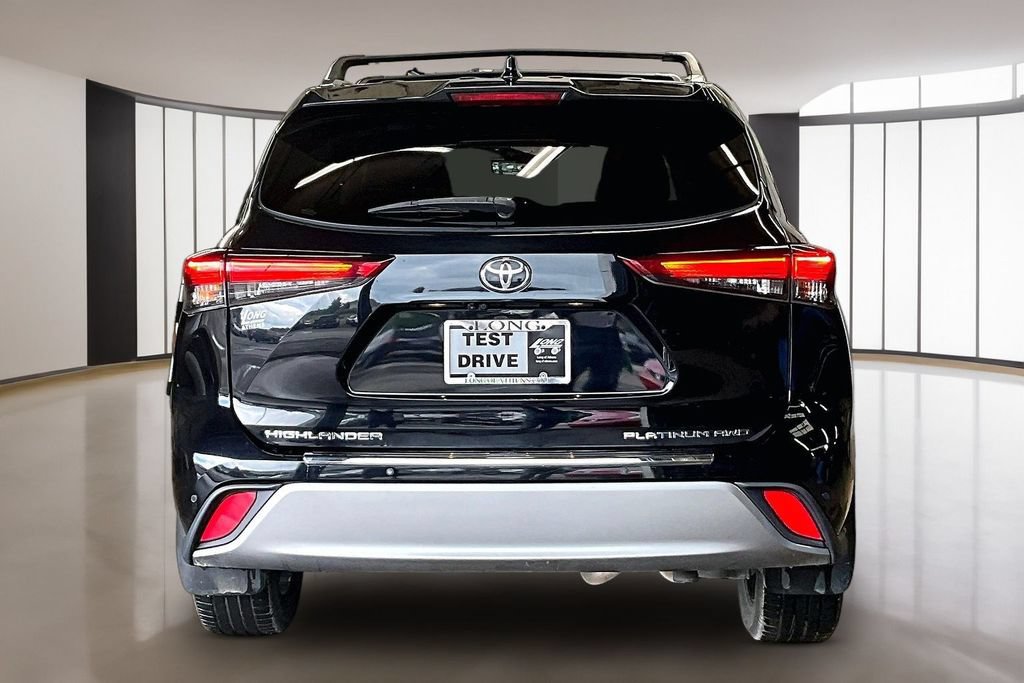 Used 2022 Toyota Highlander Platinum AWD/4WD image 4