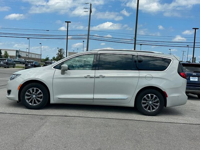 Used 2019 Chrysler Pacifica Touring-L Plus w/ Advanced Safetytec Group FWD image 6