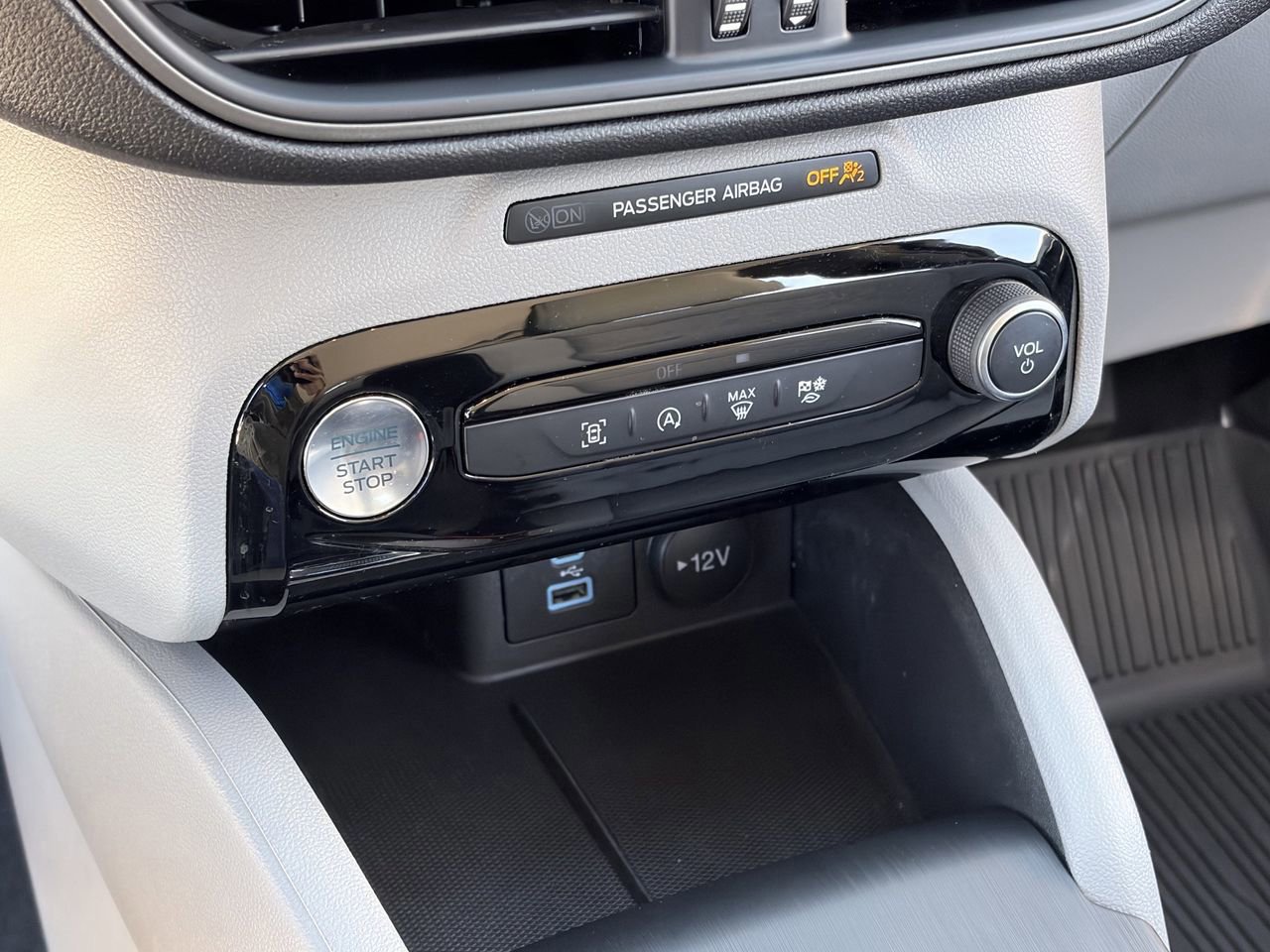 Used 2023 Ford Escape Active w/ Tech Pack #1 AWD/4WD image 30