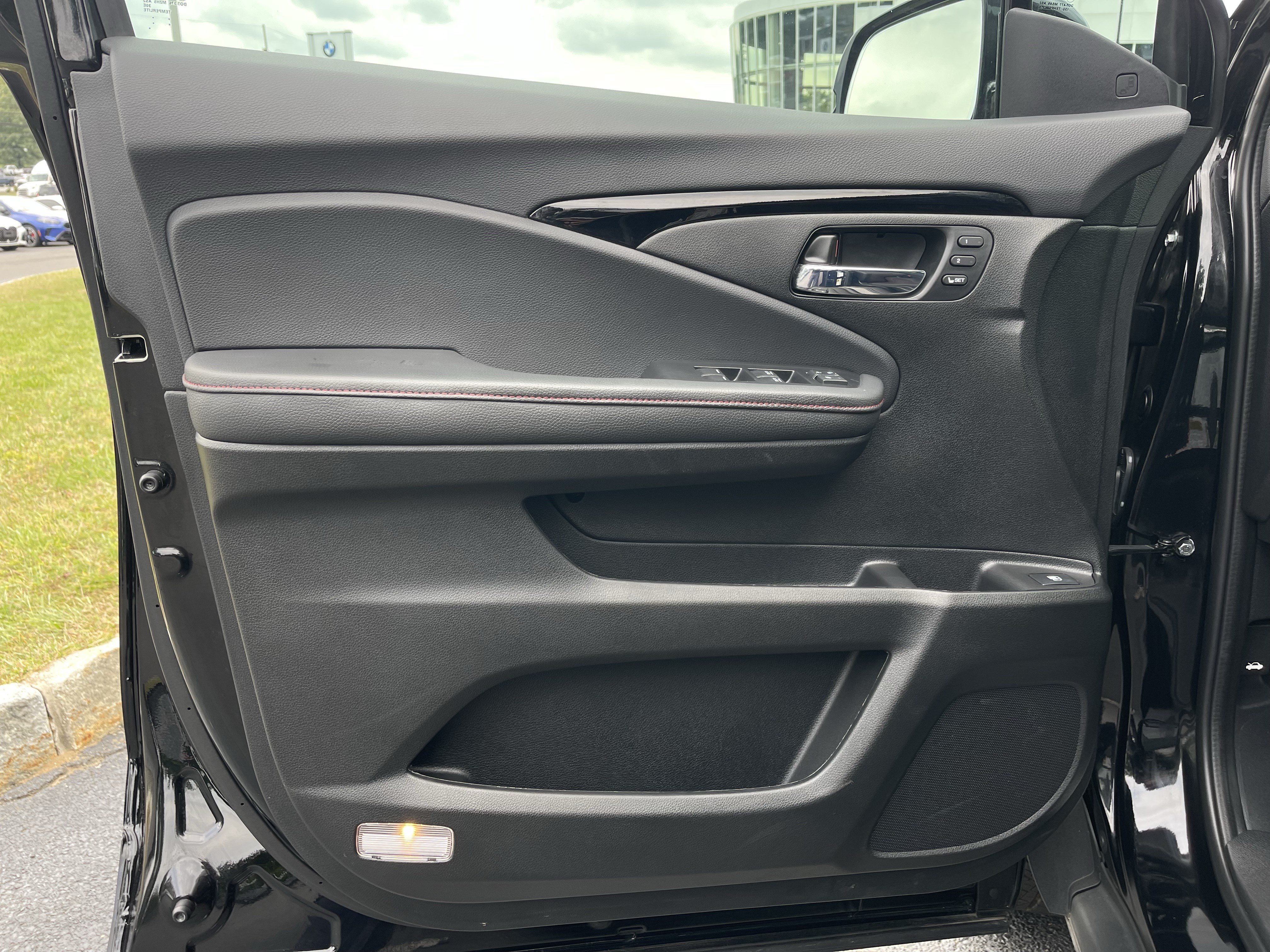 Used 2025 Honda Ridgeline Black Edition image 12