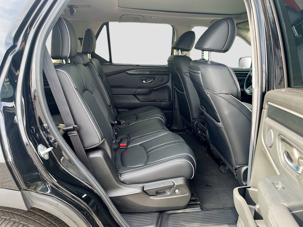 Used 2025 Honda Pilot Elite image 29