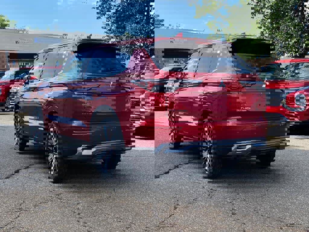 New 2025 Mitsubishi Outlander SE image 3