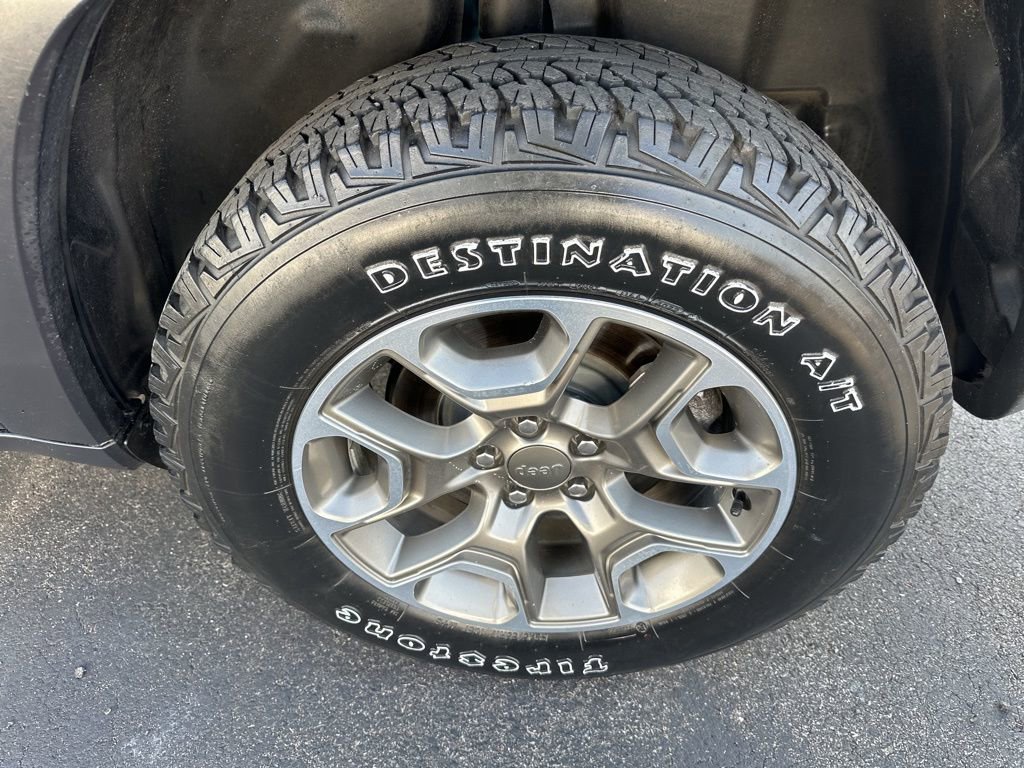 Used 2022 Jeep Cherokee Trailhawk w/ Trailer Tow Group image 38