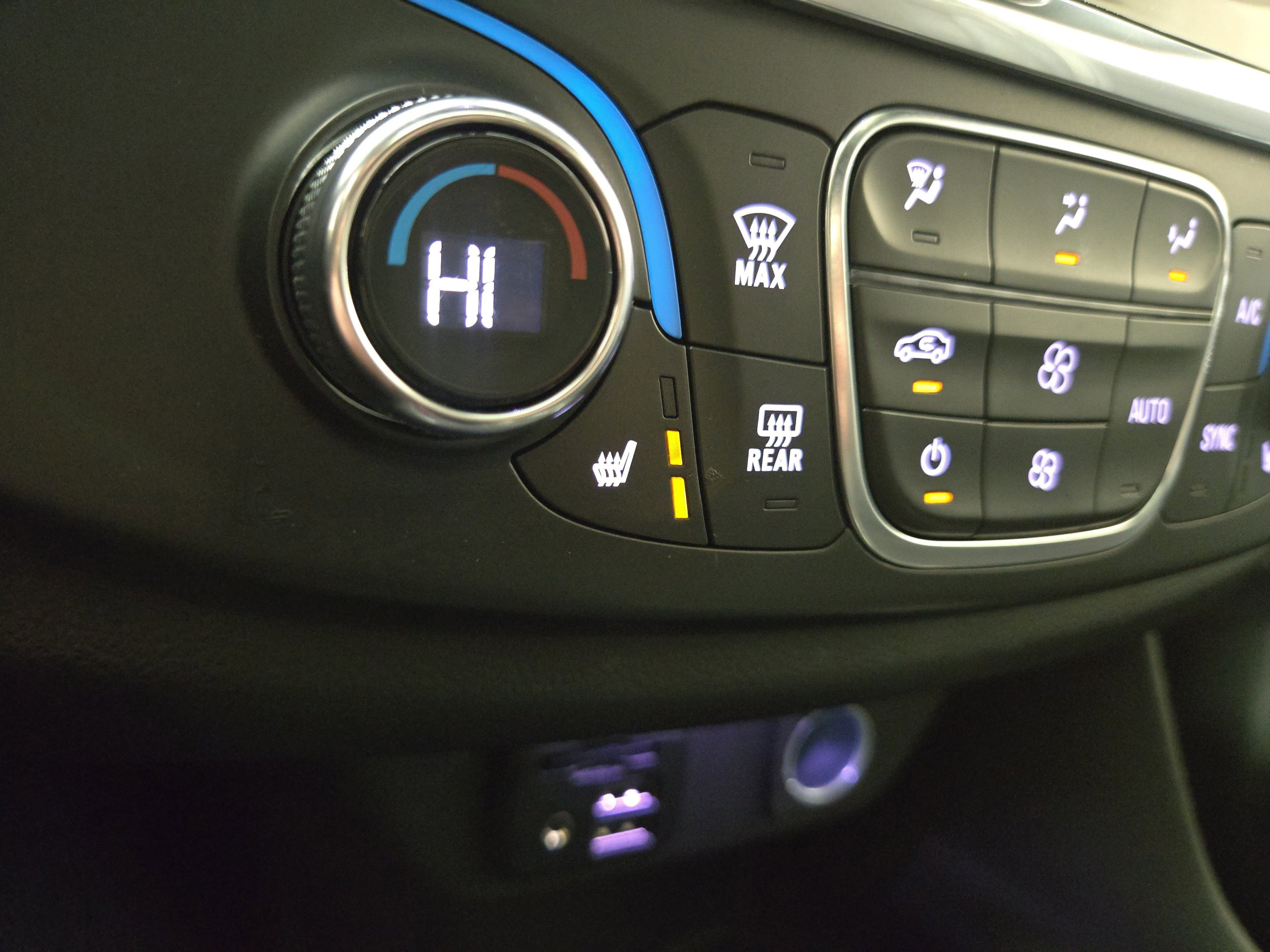 Used 2023 Chevrolet Traverse RS image 28