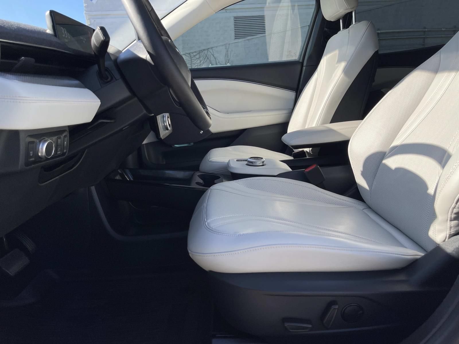 Used 2022 Ford Mustang Mach-E Premium w/ Ice White Appearance Package RWD image 17