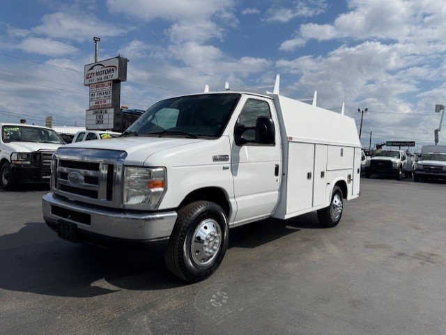 Used 2013 Ford E-350 and Econoline 350 Super Duty w/ Class I Trailer Tow Pkg