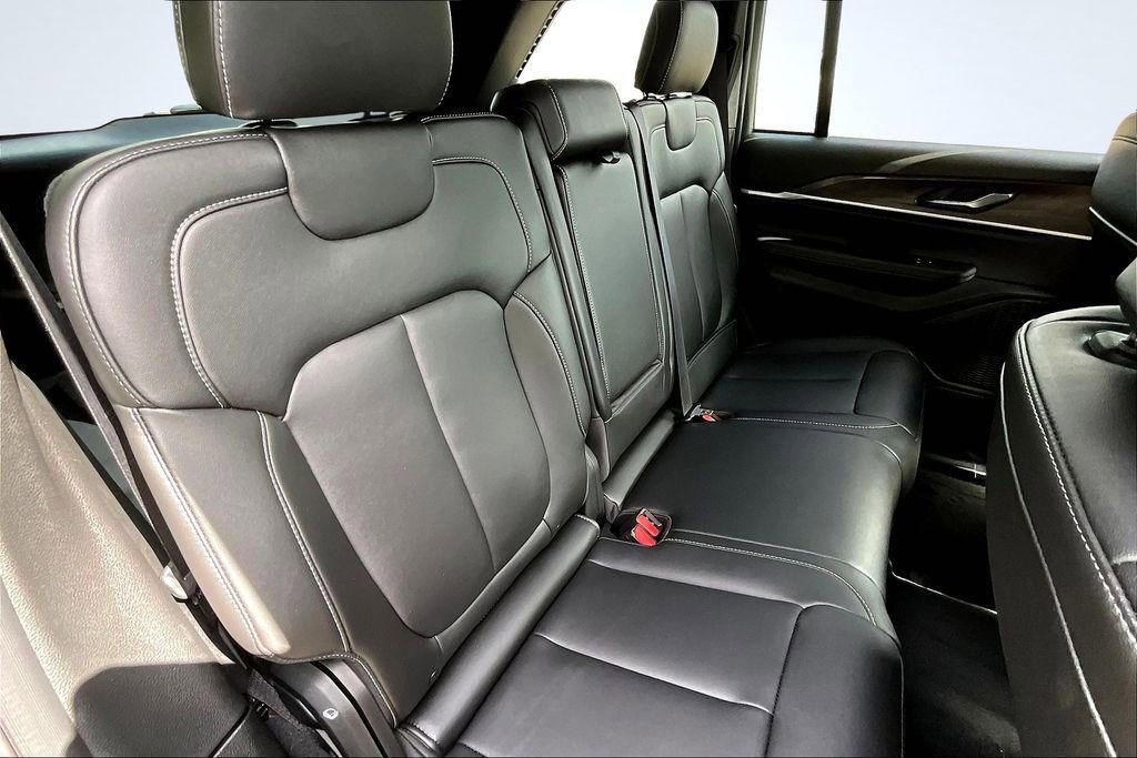 New 2025 Jeep Grand Cherokee Limited w/ Trailer Tow Package image 9