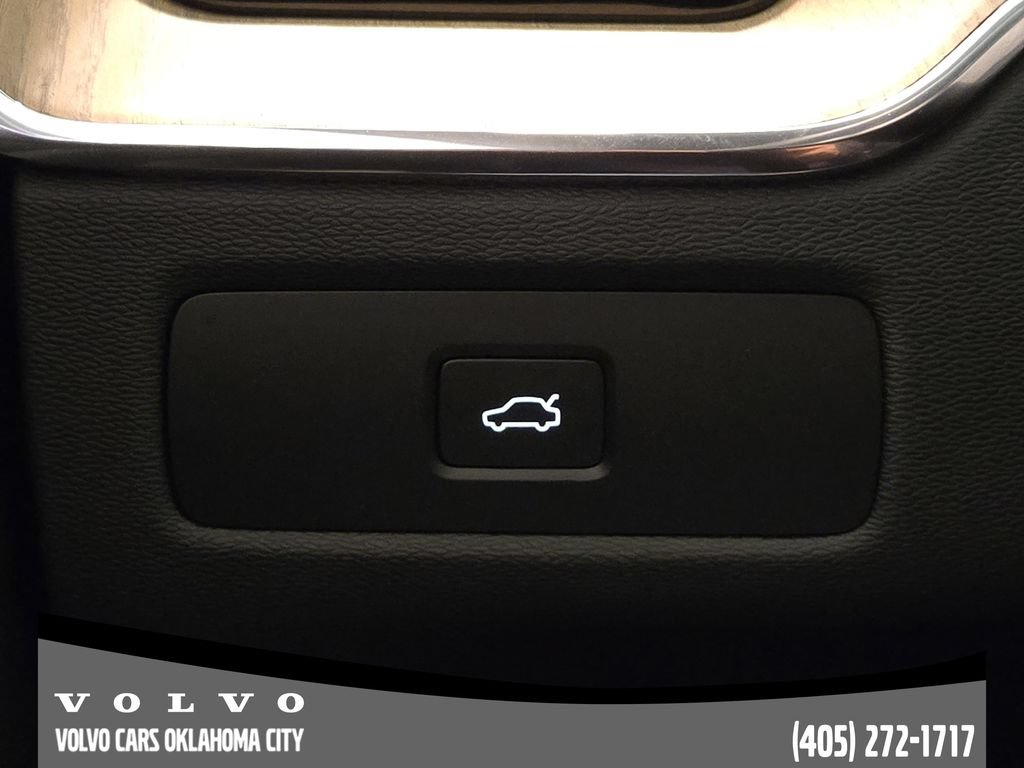 Certified 2026 Volvo XC60 B5 Plus w/ Protection Package Premier AWD/4WD image 21