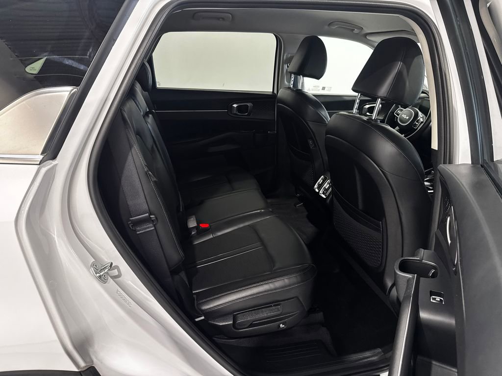 Used 2025 Kia Sorento S FWD image 25