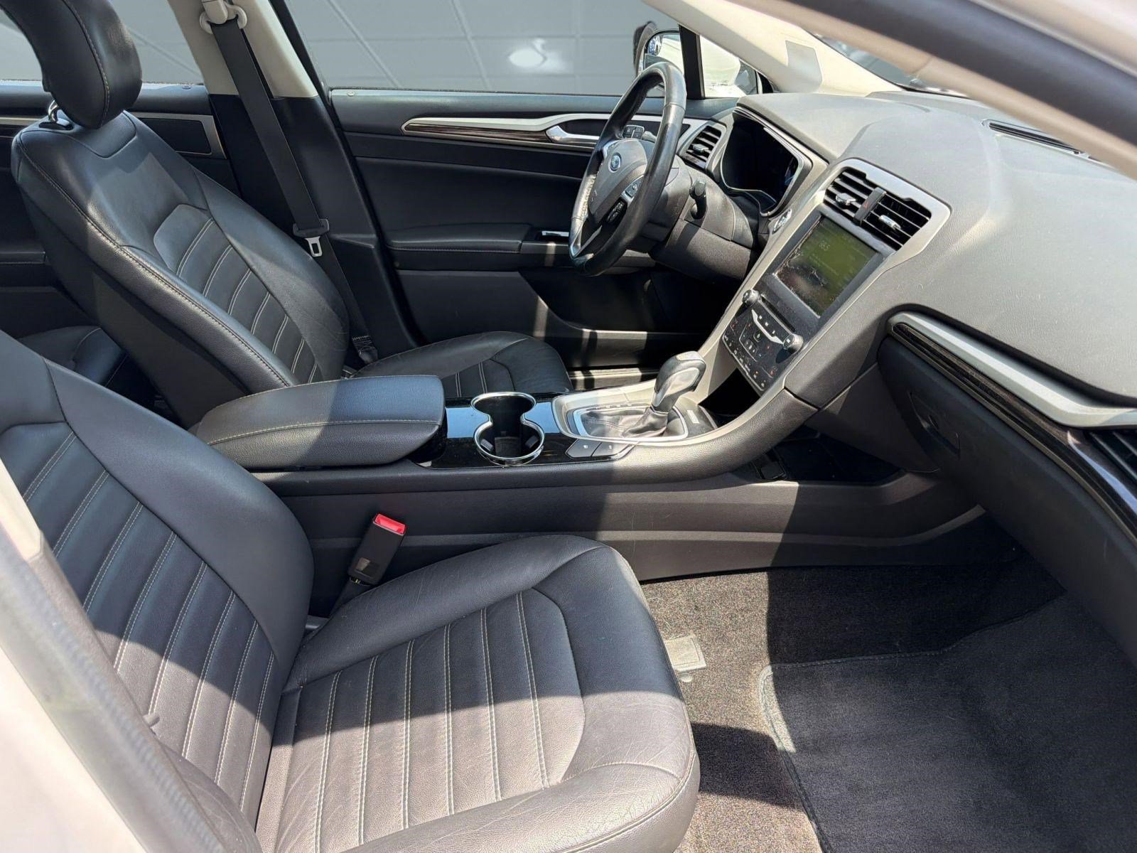 Used 2014 Ford Fusion Energi SE FWD image 30
