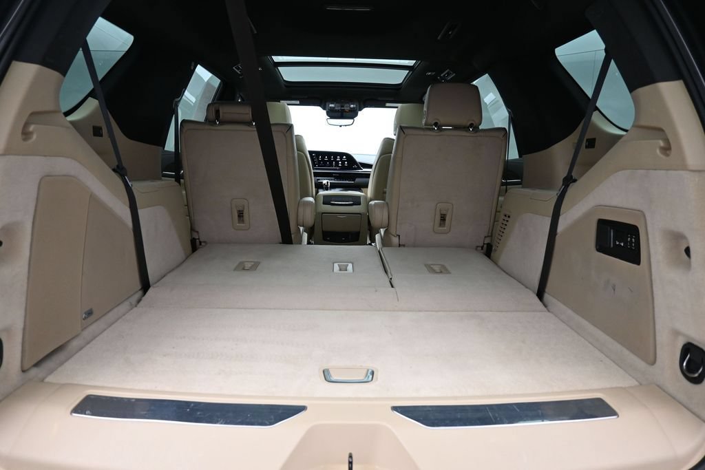 Used 2021 Cadillac Escalade Premium Luxury w/ Driver Assist Tech Package AWD/4WD image 25