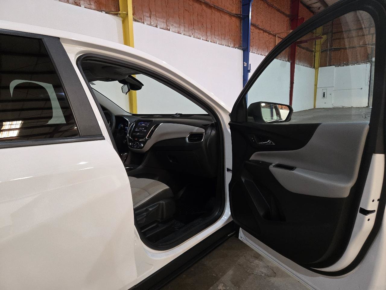 Used 2021 Chevrolet Equinox LS w/ LS Convenience Package FWD image 18