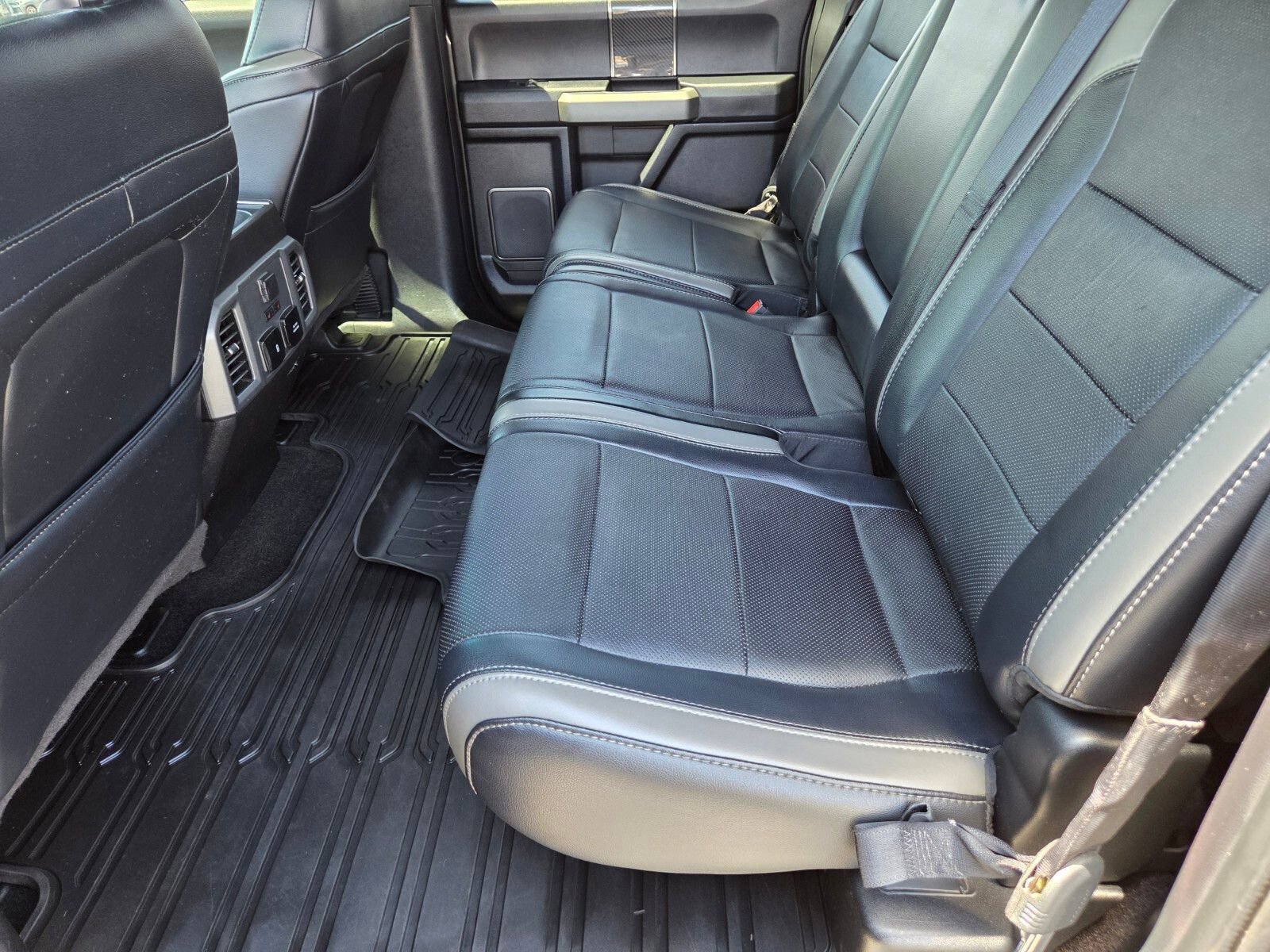 Used 2018 Ford F150 Raptor w/ Equipment Group 802A Luxury AWD/4WD image 18