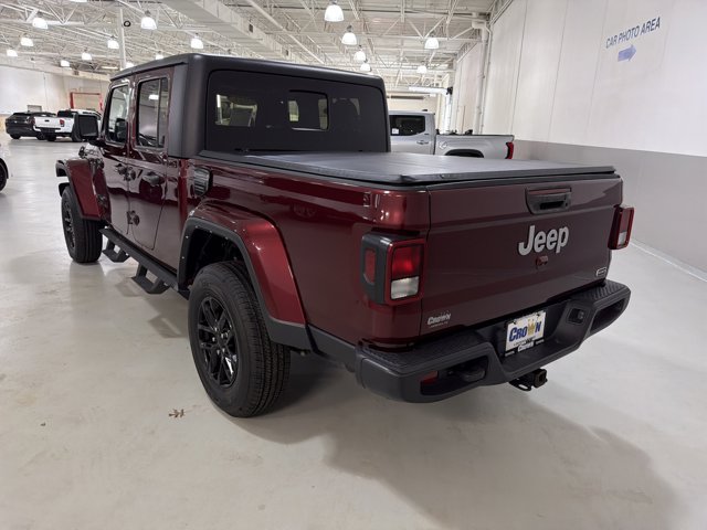 Used 2021 Jeep Gladiator Overland AWD/4WD image 6
