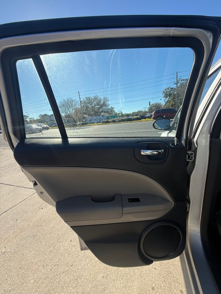 Used 2012 Dodge Caliber SXT image 10