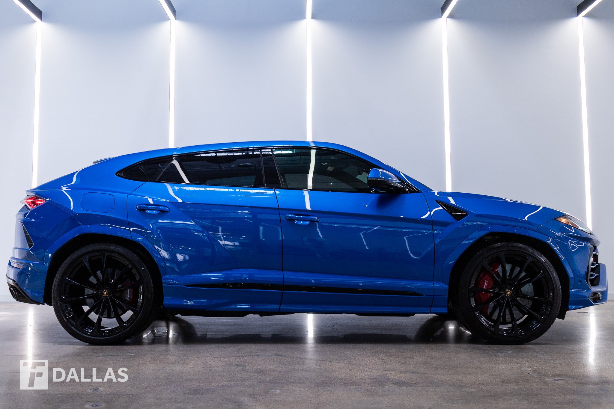 Used 2022 Lamborghini Urus AWD/4WD image 16