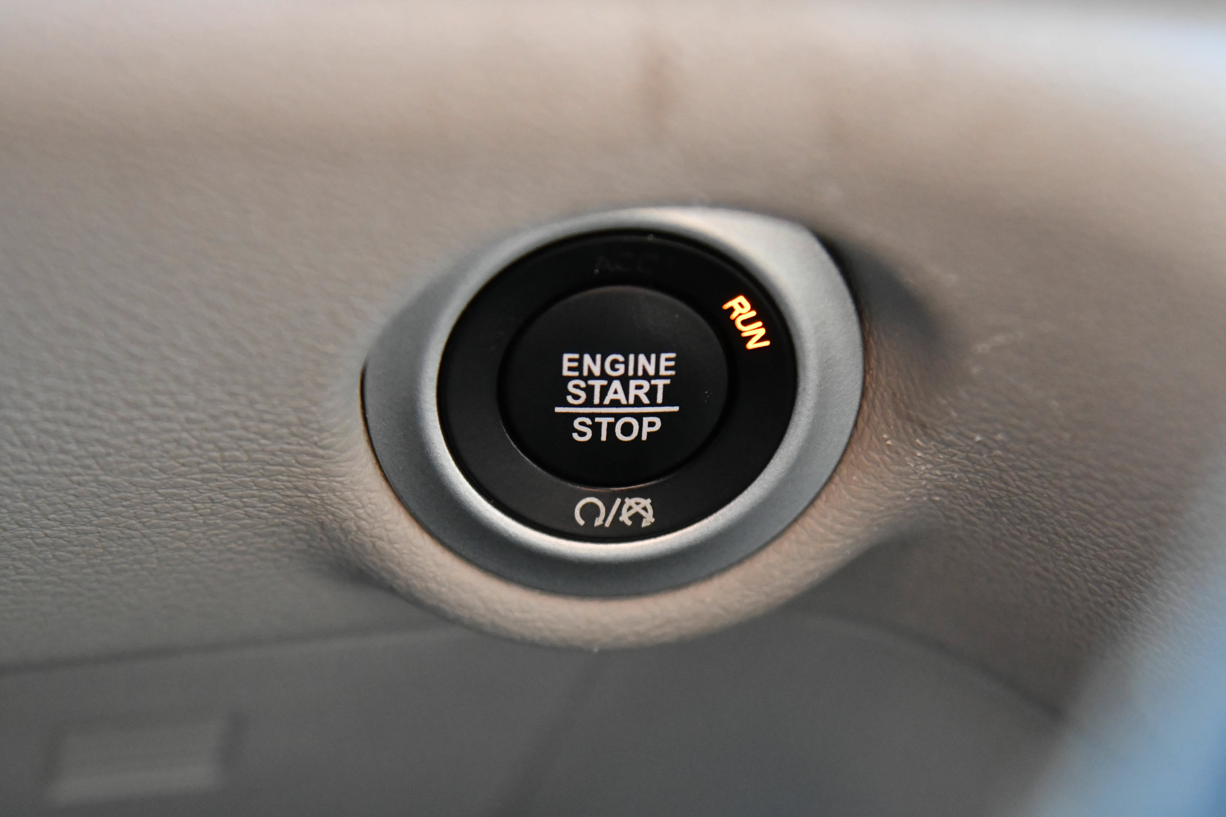 Used 2023 Chrysler Voyager LX FWD image 28