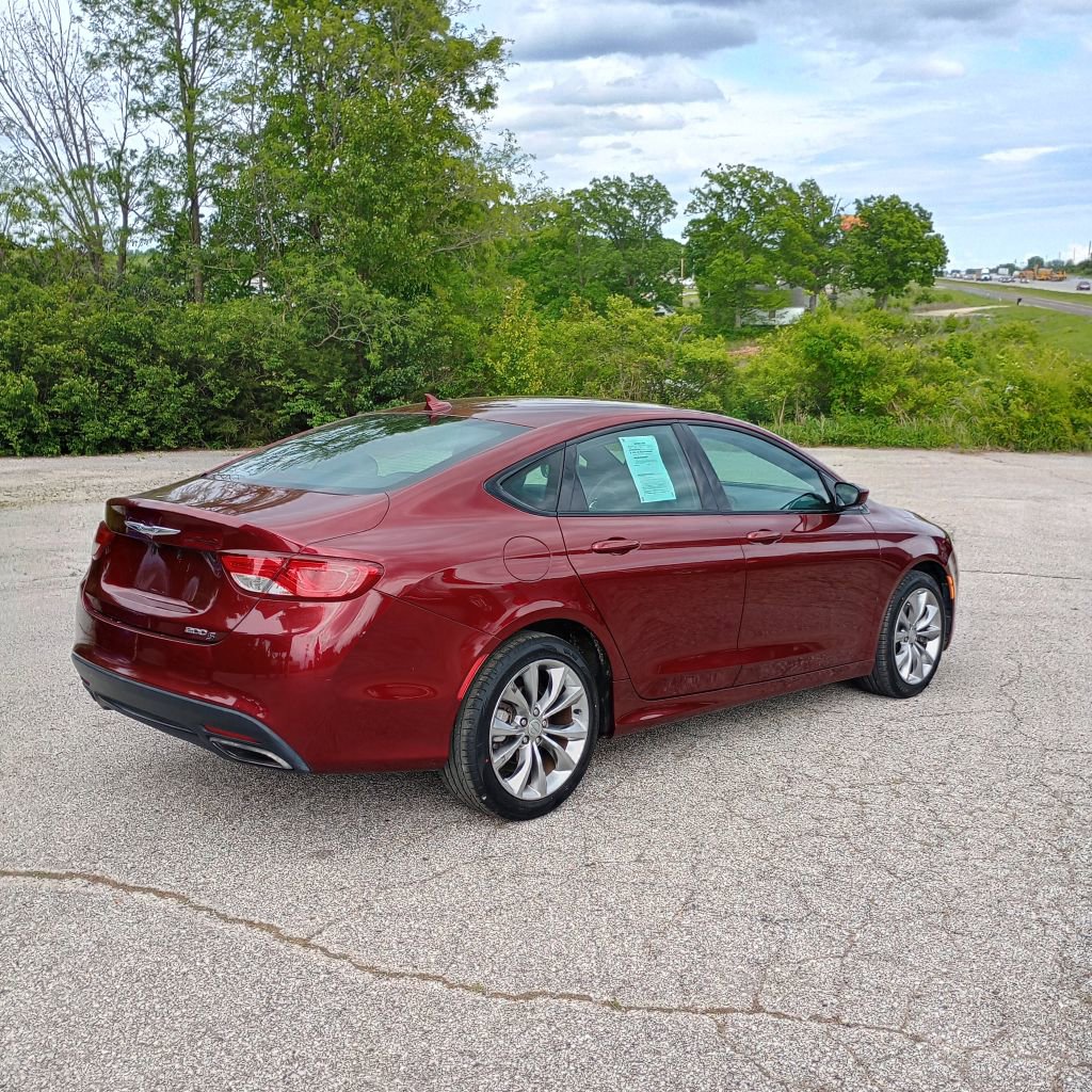 Used 2015 Chrysler 200 S w/ Navigation & Sound Group I FWD image 5