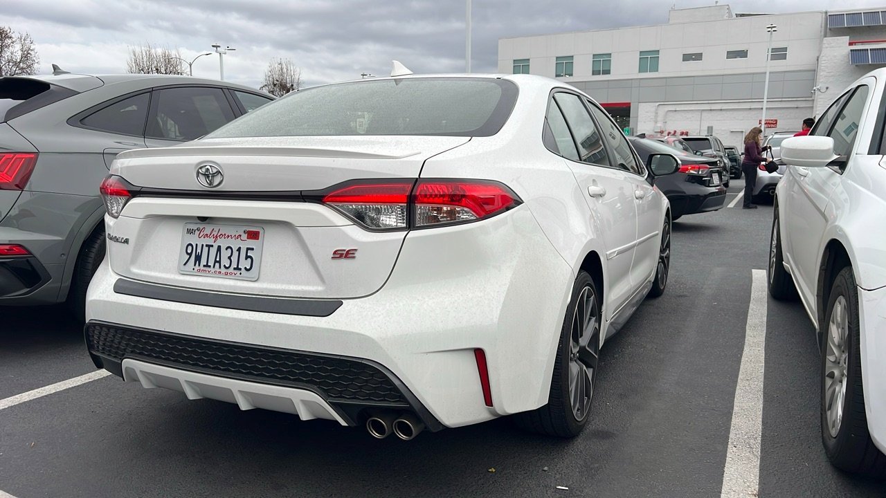 Certified 2020 Toyota Corolla SE image 2