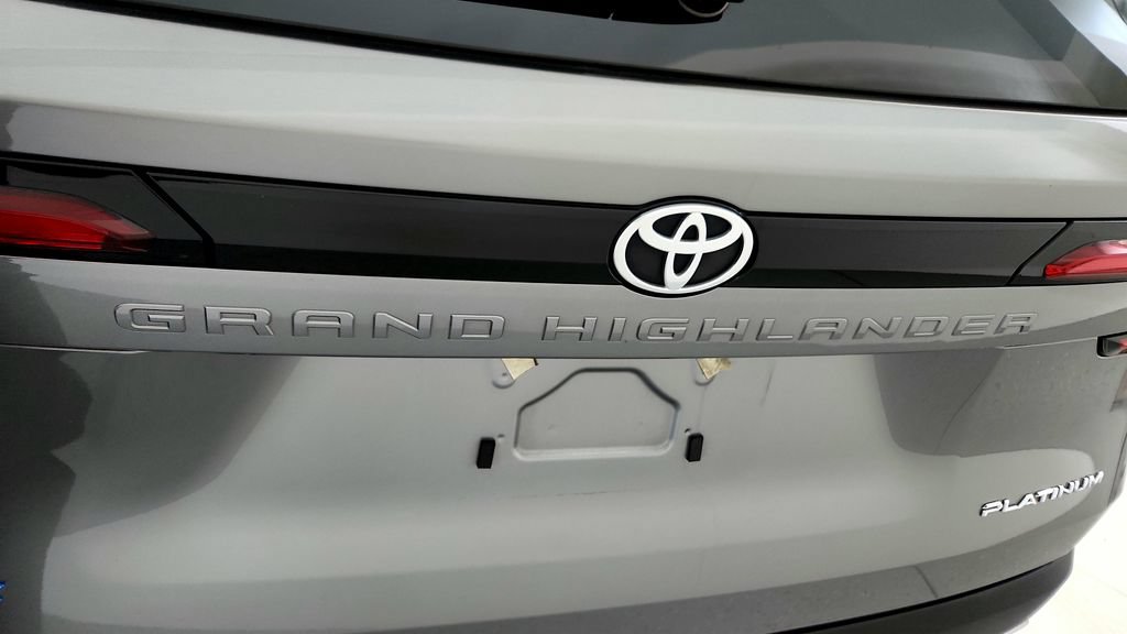 Certified 2025 Toyota Grand Highlander AWD Hybrid image 29