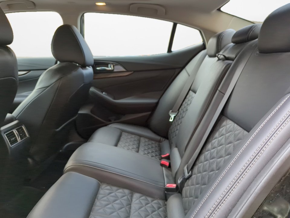 Used 2017 Nissan Maxima Platinum FWD image 15