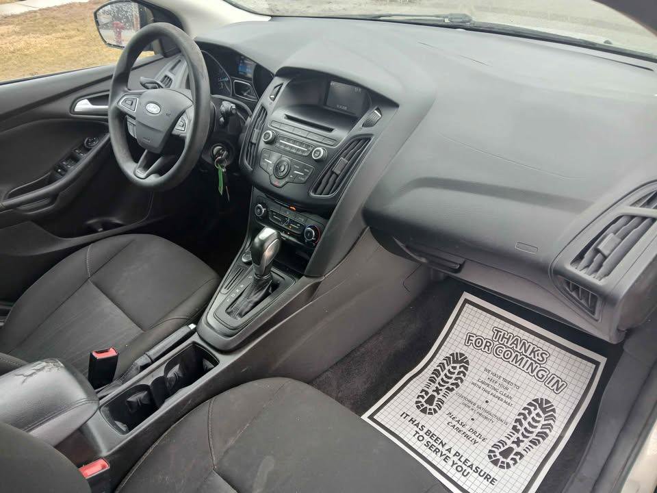 Used 2015 Ford Focus SE FWD image 17