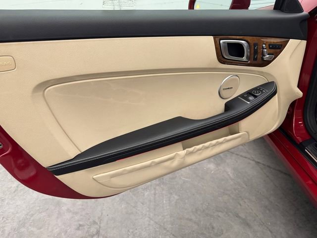 Used 2020 Mercedes-Benz SLC 300 image 4