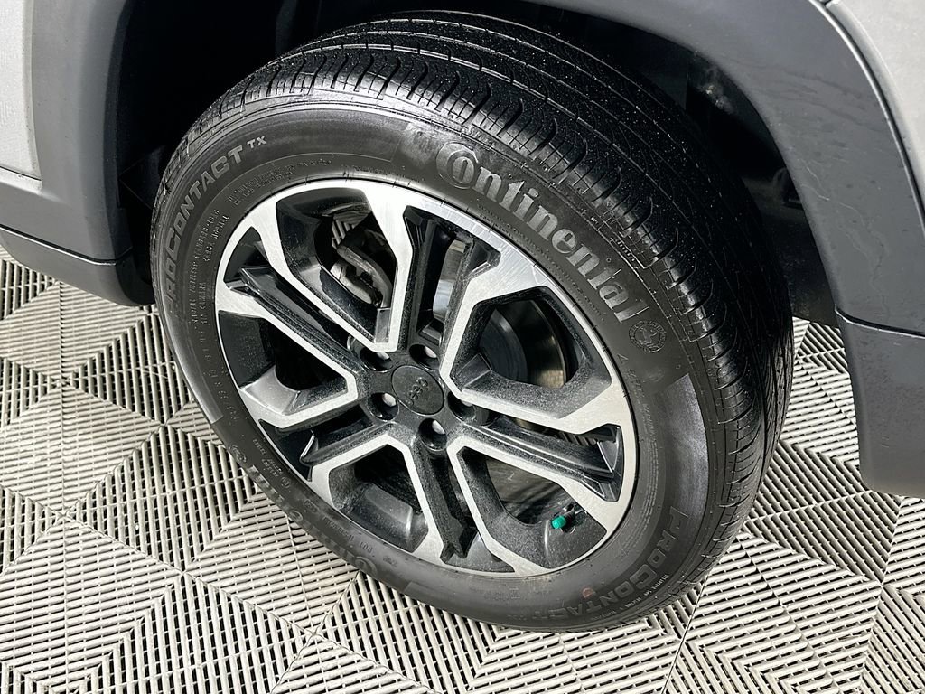 Certified 2024 Jeep Compass Limited image 40