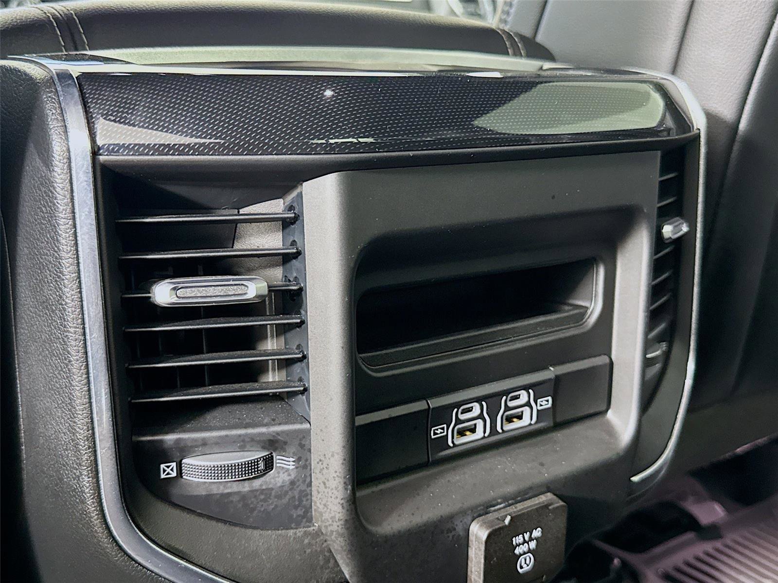 Used 2022 RAM 1500 Laramie AWD/4WD image 26