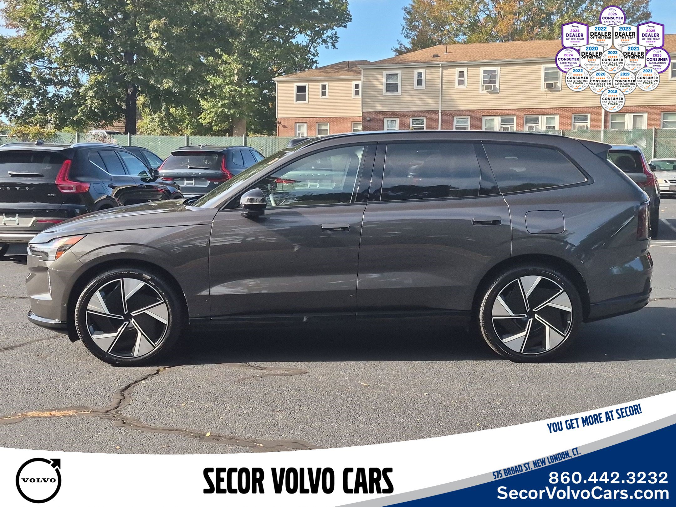 Used 2025 Volvo EX90 Ultra w/ Protection Package Premier AWD/4WD image 10