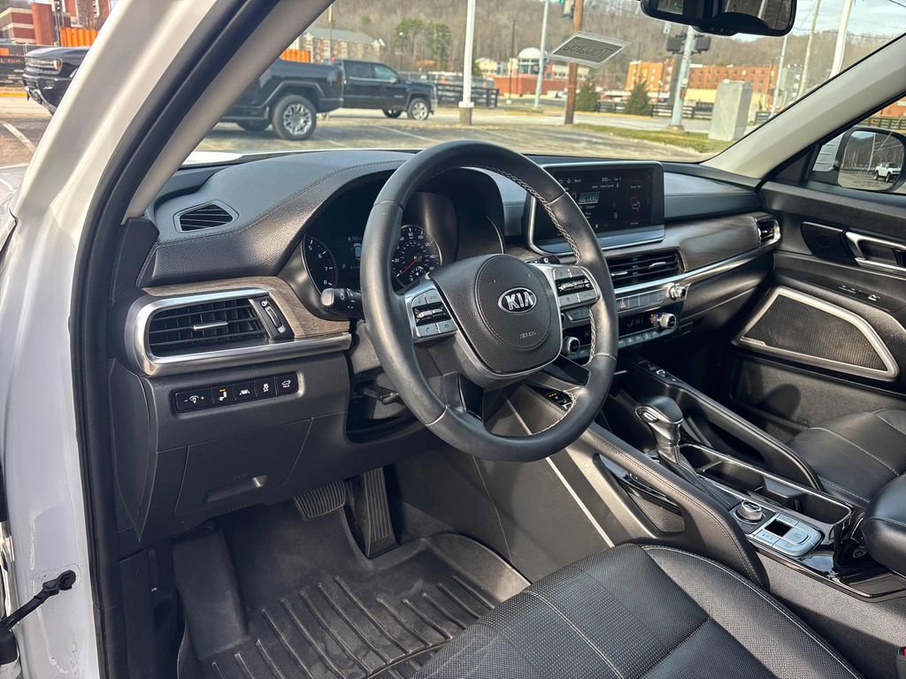 Used 2020 Kia Telluride EX w/ EX Premium Package image 15