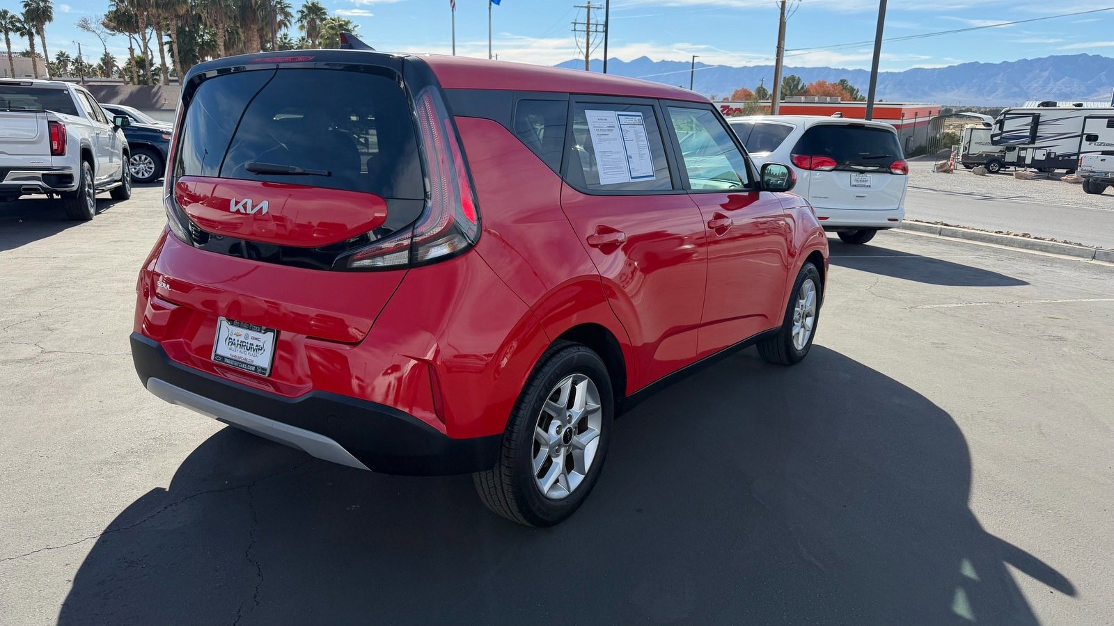 Used 2023 Kia Soul LX w/ LX Technology Package image 3